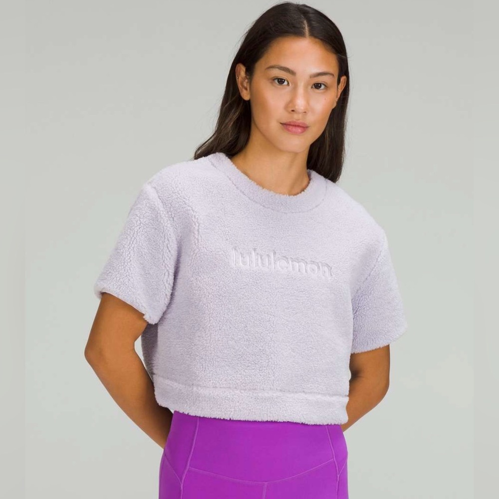 lululemon Embroidered Logo  Lavender Fleece Crop Tee Shirt Top size 14 EUC